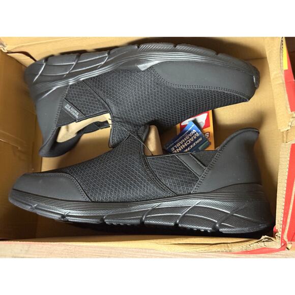Skechers Men’s Equalizer 4.0 Swift Fit Slip-On Sneakers Size 11 Black - Picture 5 of 13